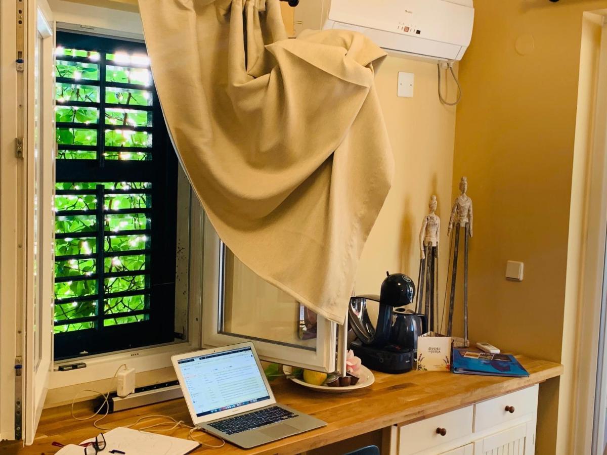 Cozy D&d Apartment Jelsa (Hvar)